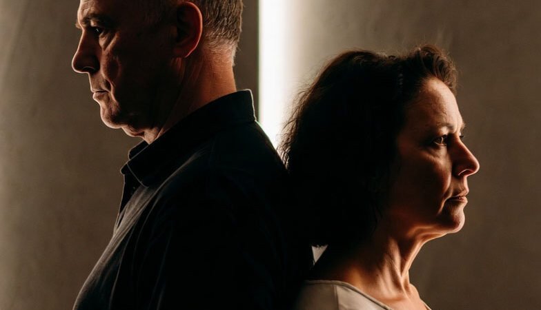 Økende Tendens til Skilsmisser Blant Eldre Par: En Dypere Titt på Årsaker og Løsninger